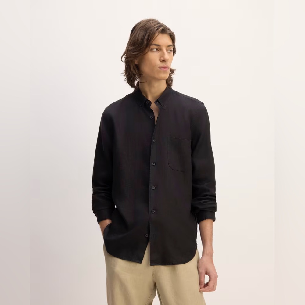 Everlane Mens Classic Shirt in Black Linen